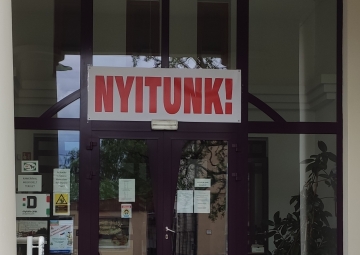 Nyitunk!